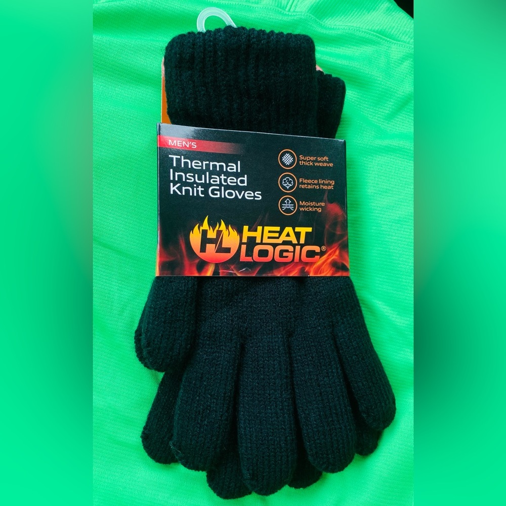Men’s Thermal
Insulated
Knit Gloves new with tags. #9